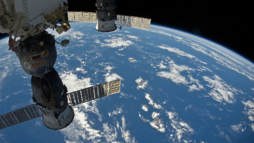 Video: Země z paluby vesmírné stanice