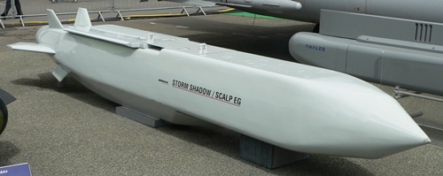 Evropská raketa s plochou dráhou letu Storm Shadow by byla vystřelena z britských a francouzských letadel daleko od pobřeží Sýrie.