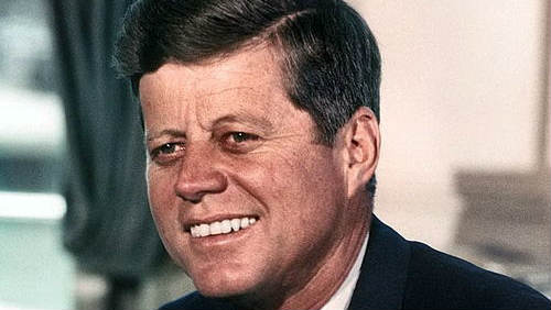 Cooper:  J. F. Kennedyho zavraždil jeho řidič
