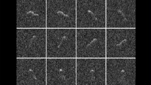 Série skutečných radarových snímků komety Hartley 2
