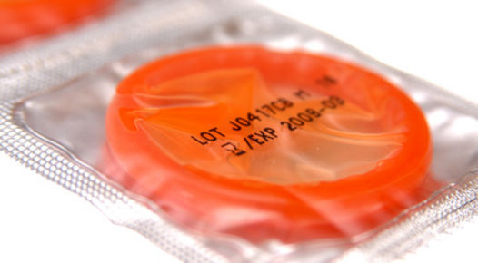Policejní starosti s kondomy (prezervativy) 