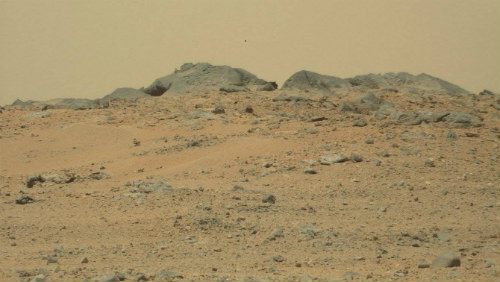 Povrch Marsu na snímku z laboratoře Curiosity