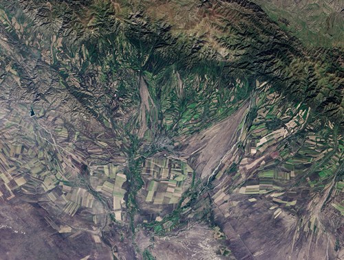 Zemědělská oblast Kazachstánu očima družice Landsat 8 v září roku 2013