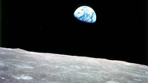 Co vlastně viděl Neil Armstrong na Měsíci?